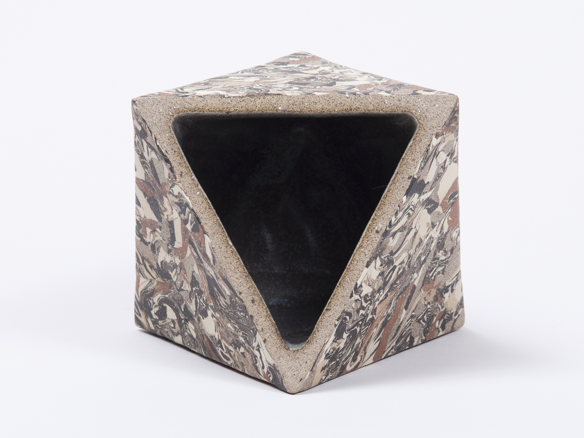 2573 XB2 W1056 cr web