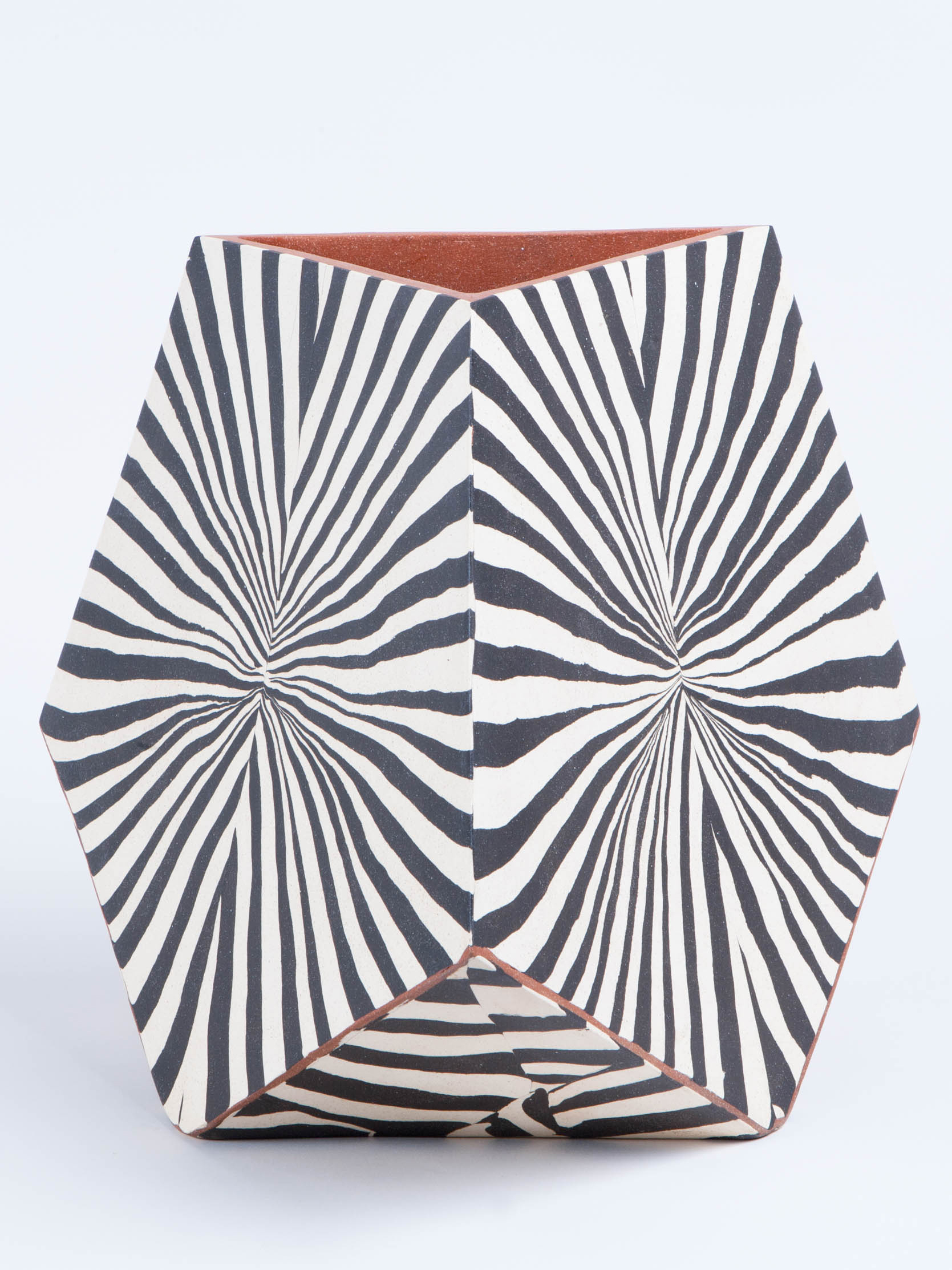 Pentagonalvesselstriped3